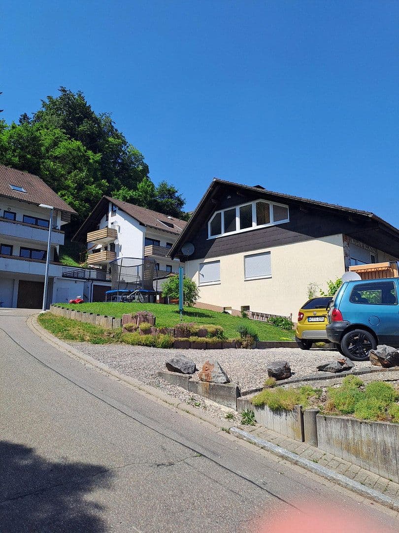 Prodej domu 252 m², pozemek 640 m², Hallauerst. 32, Stühlingen, Bádensko-Württembersko Prodej domu 252 m², pozemek 640 m², Hallauerst. 32, Stühlingen, Bádensko-Württembersko