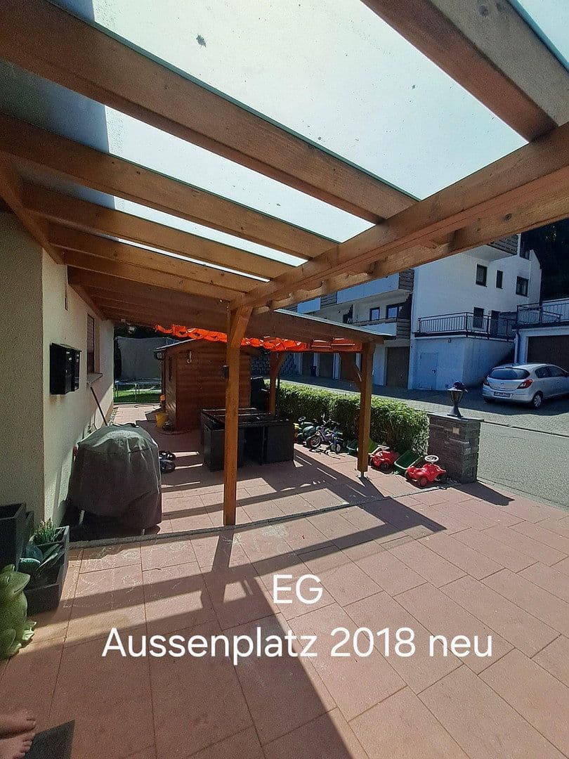 Prodej domu 252 m², pozemek 640 m², Hallauerst. 32, Stühlingen, Bádensko-Württembersko Prodej domu 252 m², pozemek 640 m², Hallauerst. 32, Stühlingen, Bádensko-Württembersko