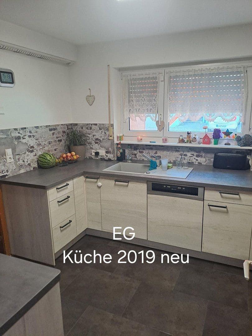 Prodej domu 252 m², pozemek 640 m², Hallauerst. 32, Stühlingen, Bádensko-Württembersko Prodej domu 252 m², pozemek 640 m², Hallauerst. 32, Stühlingen, Bádensko-Württembersko