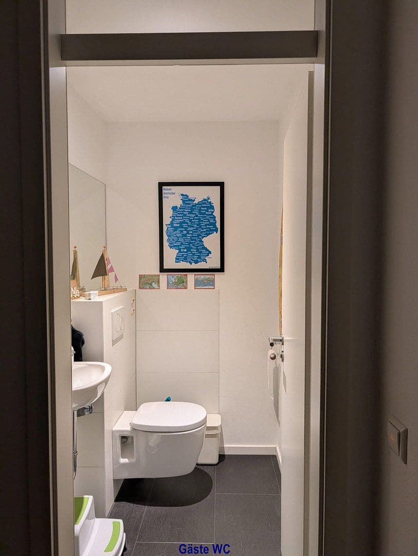 Pronájem bytu 4+kk 123 m², Bempflingen, Bádensko-Württembersko Pronájem bytu 4+kk 123 m², Bempflingen, Bádensko-Württembersko