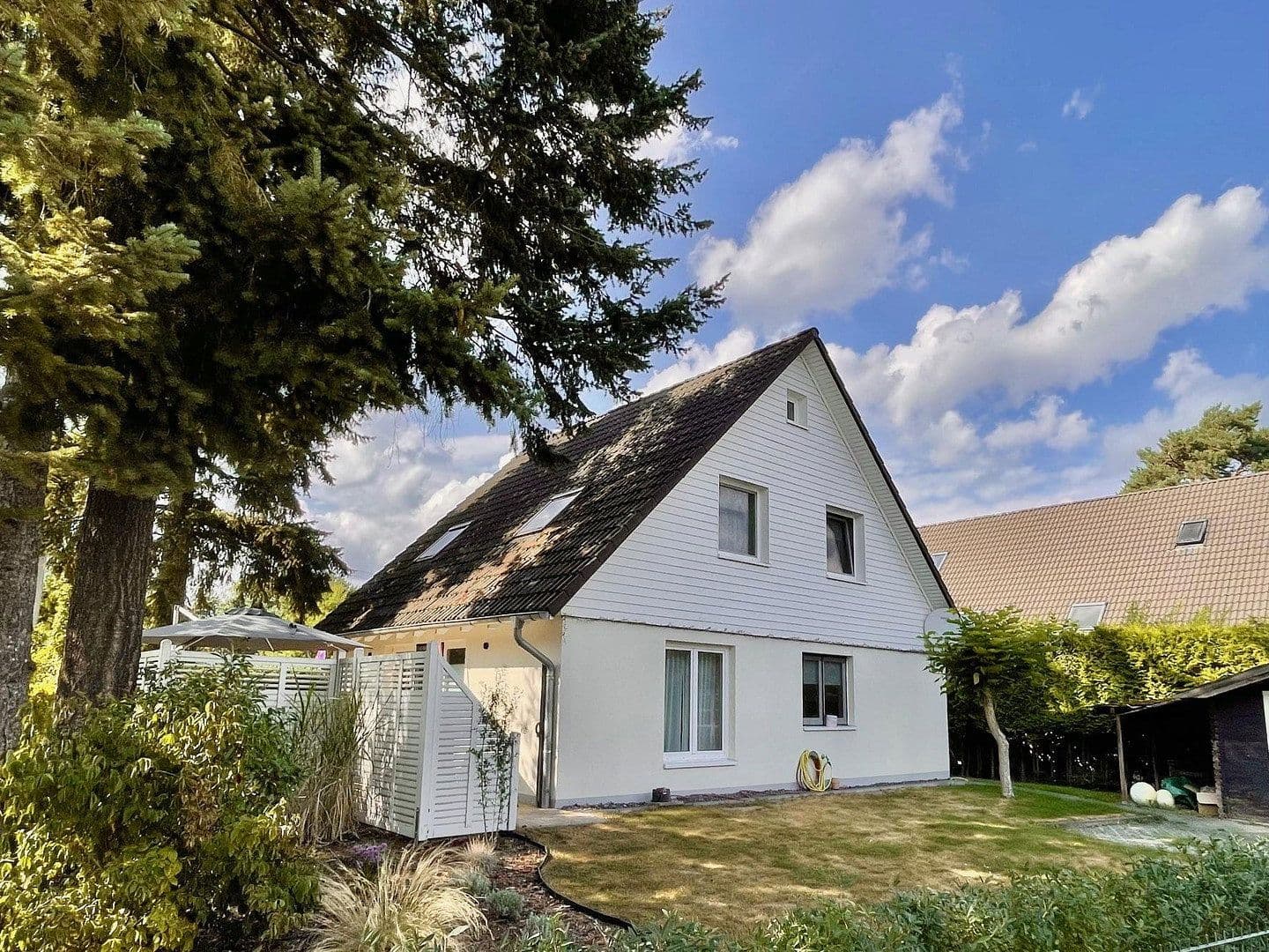 Prodej domu 110 m², pozemek 440 m², Fichtestraße, Hoppegarten, Braniborsko Prodej domu 110 m², pozemek 440 m², Fichtestraße, Hoppegarten, Braniborsko