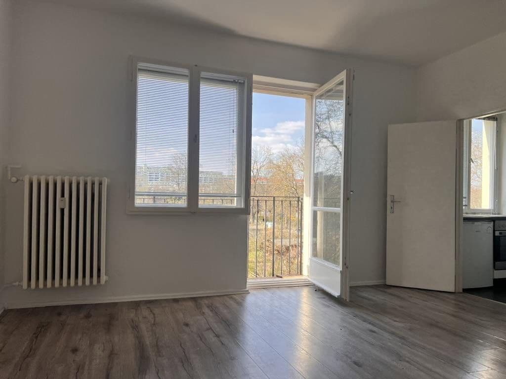 Prodej bytu 1+1 33 m², Eberbacher Str 3, Berlin, Berlín Prodej bytu 1+1 33 m², Eberbacher Str 3, Berlin, Berlín