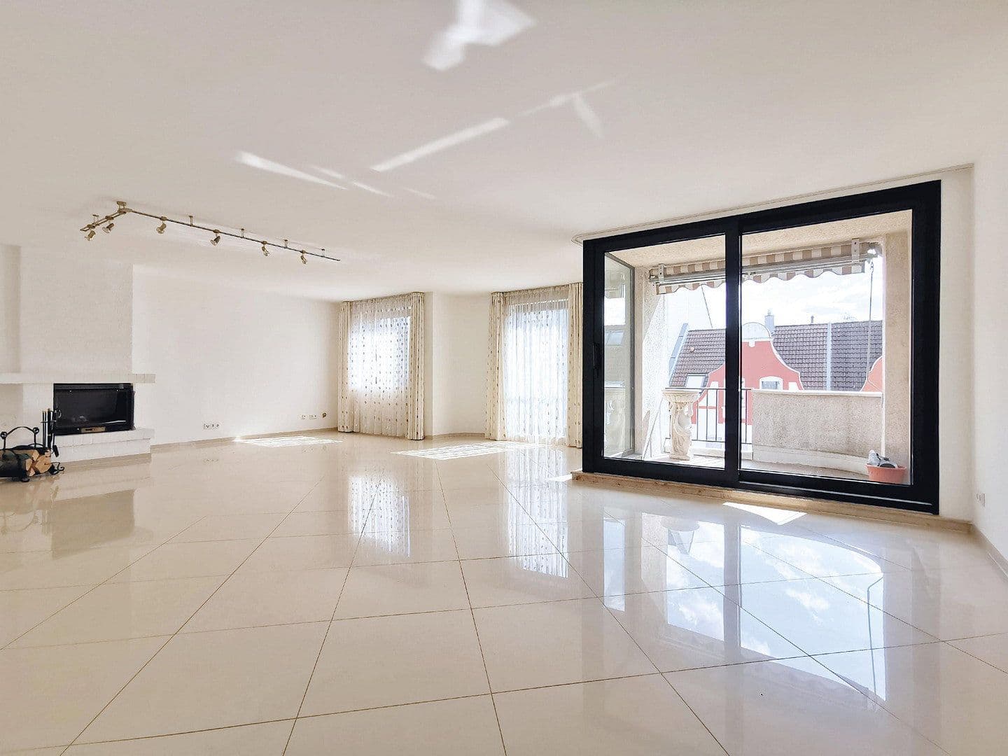 Pronájem bytu 3+1 128 m², Düsseldorf Benrath, Severní Porýní-Vestfálsko Pronájem bytu 3+1 128 m², Düsseldorf Benrath, Severní Porýní-Vestfálsko