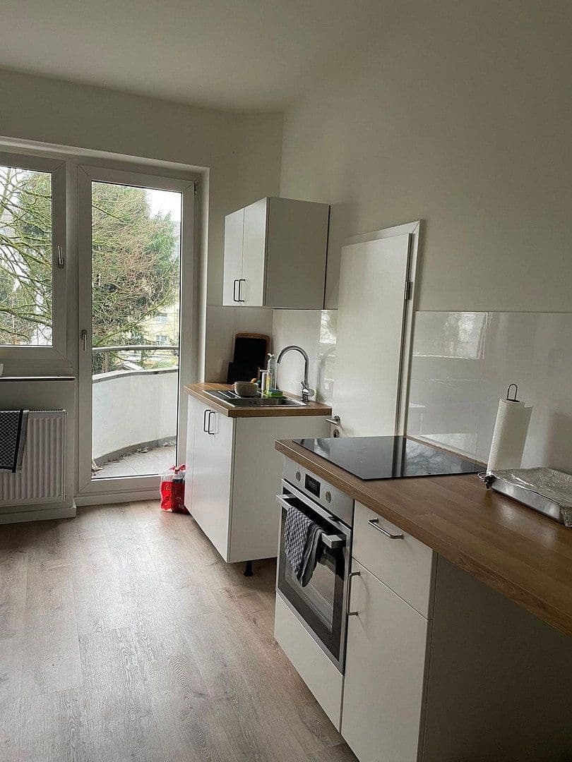 Pronájem bytu 2+1 72 m², Düsseldorf, Severní Porýní-Vestfálsko Pronájem bytu 2+1 72 m², Düsseldorf, Severní Porýní-Vestfálsko
