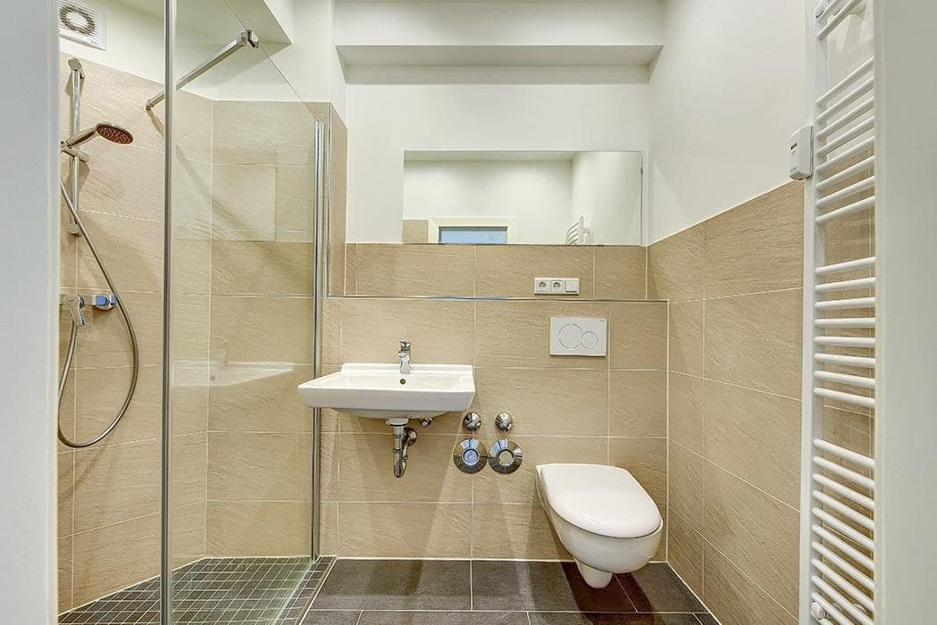 Pronájem bytu 2+1 72 m², Düsseldorf, Severní Porýní-Vestfálsko Pronájem bytu 2+1 72 m², Düsseldorf, Severní Porýní-Vestfálsko