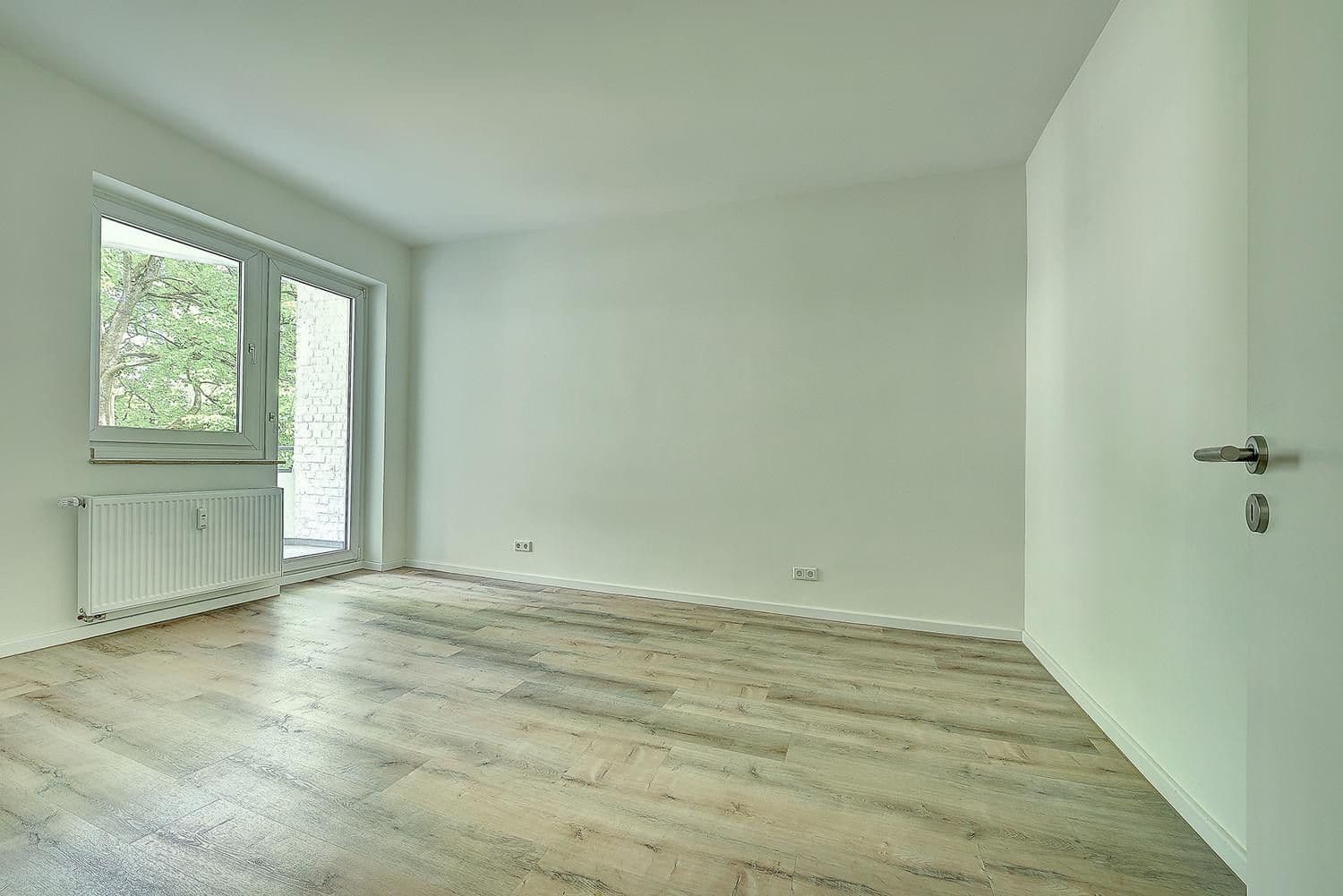 Pronájem bytu 2+1 72 m², Düsseldorf, Severní Porýní-Vestfálsko Pronájem bytu 2+1 72 m², Düsseldorf, Severní Porýní-Vestfálsko