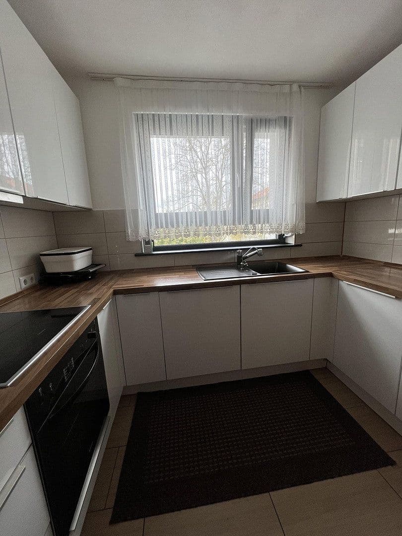 Pronájem bytu 4+1 98 m², Köllestraße 25, Ulm, Bádensko-Württembersko Pronájem bytu 4+1 98 m², Köllestraße 25, Ulm, Bádensko-Württembersko