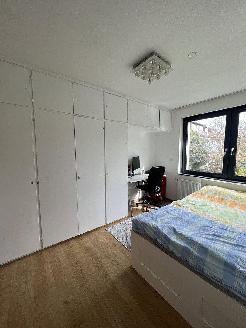 Pronájem bytu 4+1 98 m², Köllestraße 25, Ulm, Bádensko-Württembersko Pronájem bytu 4+1 98 m², Köllestraße 25, Ulm, Bádensko-Württembersko