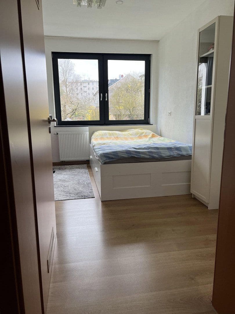 Pronájem bytu 4+1 98 m², Köllestraße 25, Ulm, Bádensko-Württembersko Pronájem bytu 4+1 98 m², Köllestraße 25, Ulm, Bádensko-Württembersko