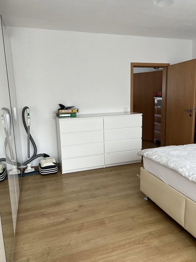 Pronájem bytu 4+1 98 m², Köllestraße 25, Ulm, Bádensko-Württembersko Pronájem bytu 4+1 98 m², Köllestraße 25, Ulm, Bádensko-Württembersko