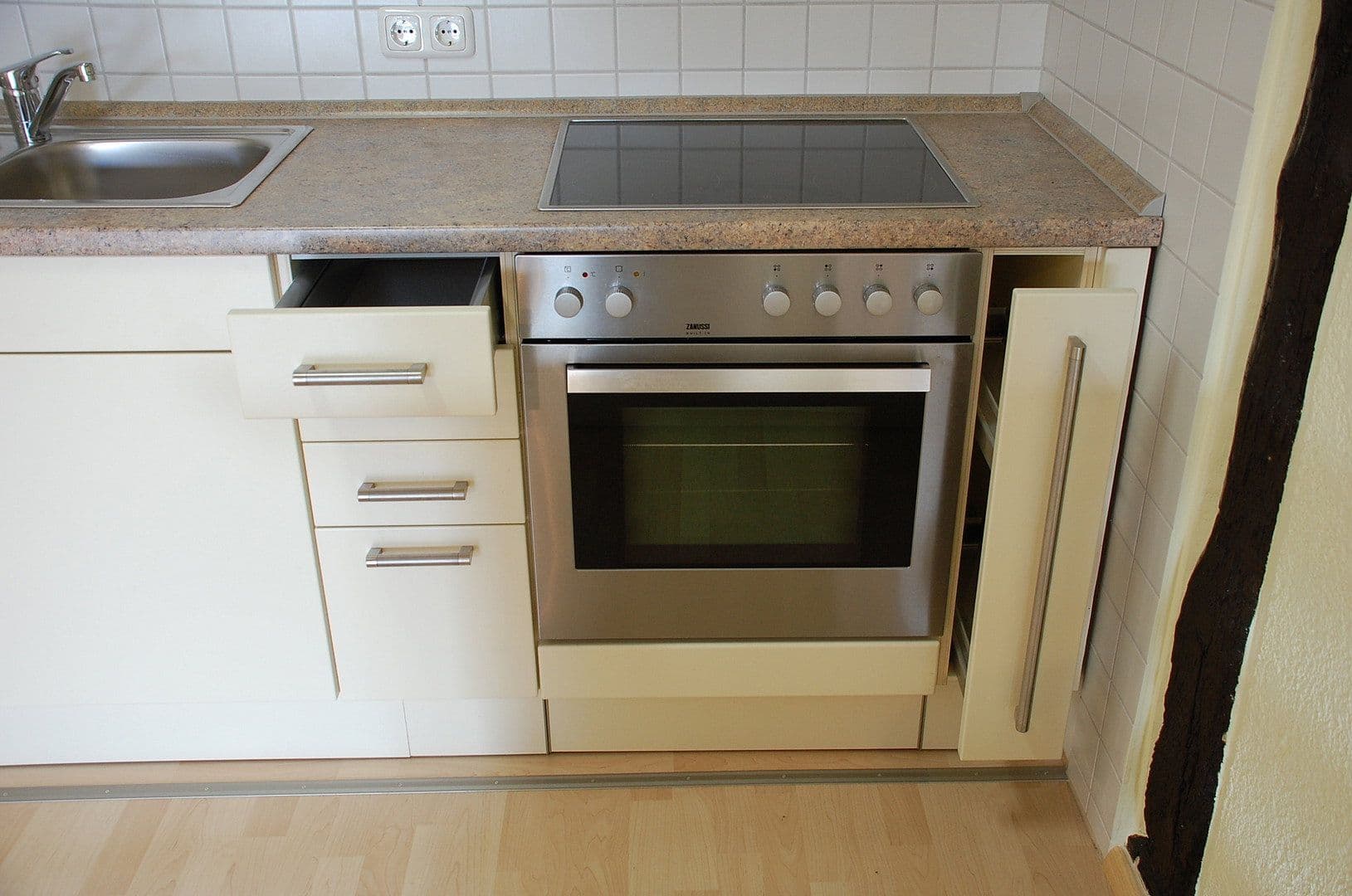 Pronájem bytu 1+1 43 m², Dorfstr. 17, Wolfsburg, Dolní Sasko Pronájem bytu 1+1 43 m², Dorfstr. 17, Wolfsburg, Dolní Sasko