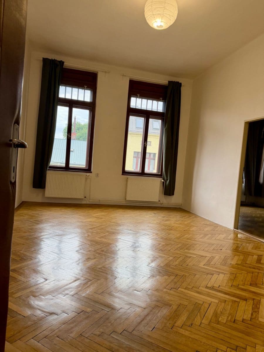 Pronájem bytu 3+1 108 m², Nádražní, Ostrava, Moravskoslezský kraj Pronájem bytu 3+1 108 m², Nádražní, Ostrava, Moravskoslezský kraj