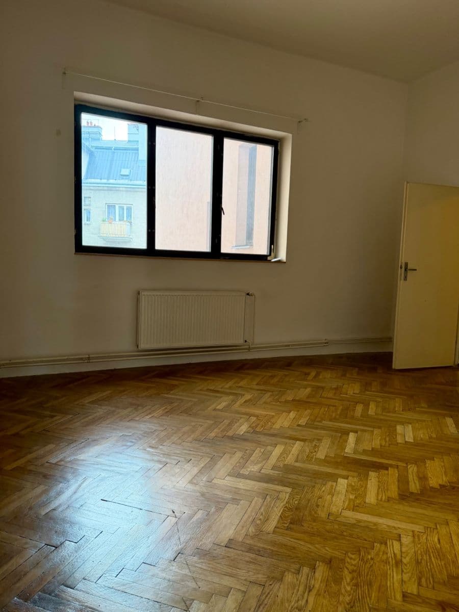 Pronájem bytu 3+1 108 m², Nádražní, Ostrava, Moravskoslezský kraj Pronájem bytu 3+1 108 m², Nádražní, Ostrava, Moravskoslezský kraj