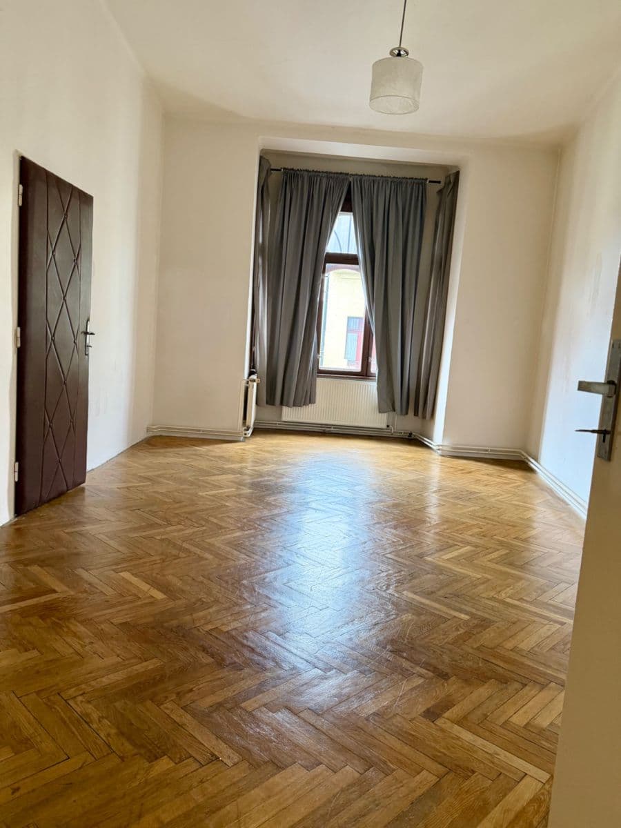 Pronájem bytu 3+1 108 m², Nádražní, Ostrava, Moravskoslezský kraj Pronájem bytu 3+1 108 m², Nádražní, Ostrava, Moravskoslezský kraj