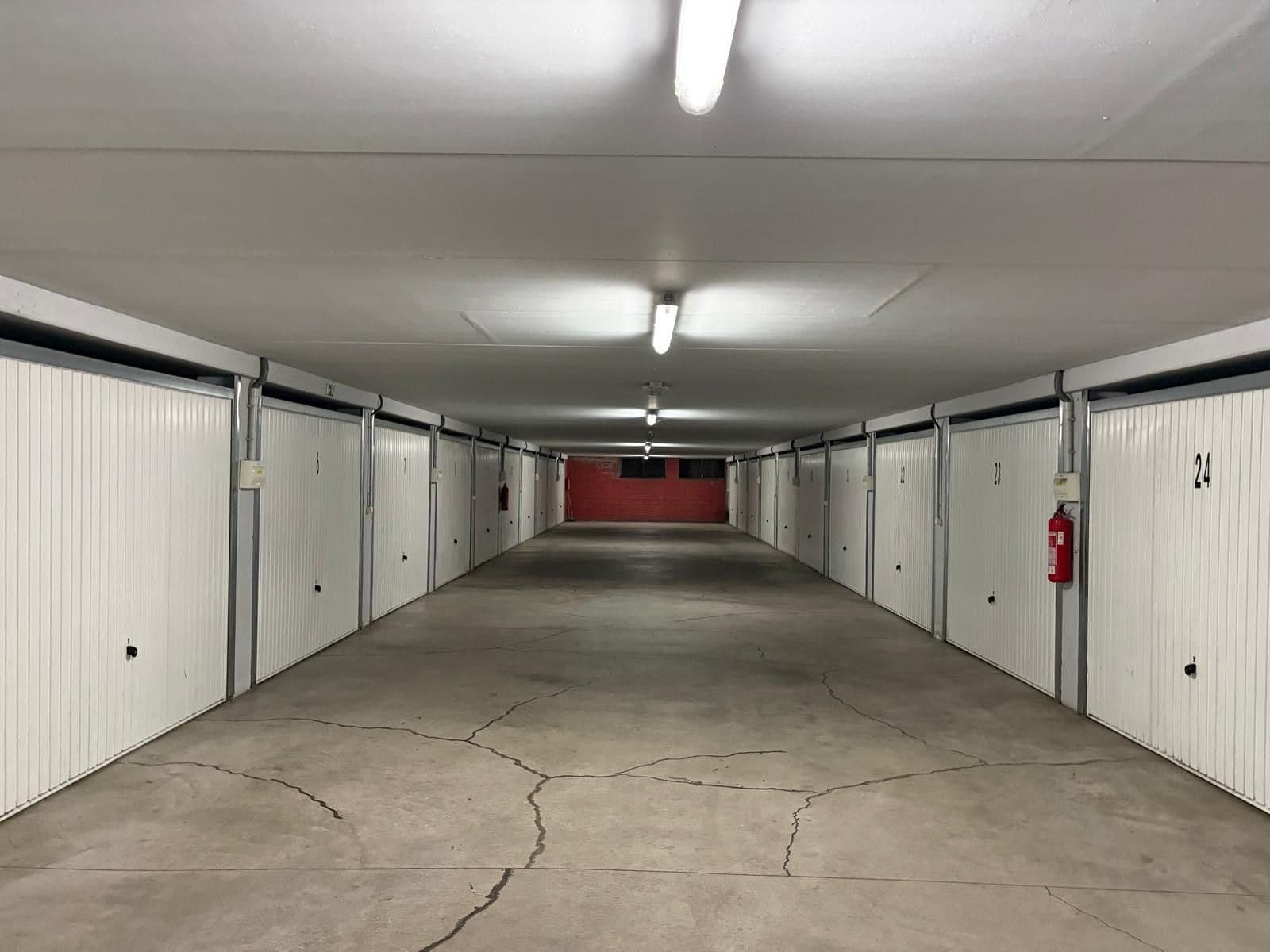 Prodej garáže 16 m², Český Krumlov, Jihočeský kraj Prodej garáže 16 m², Český Krumlov, Jihočeský kraj