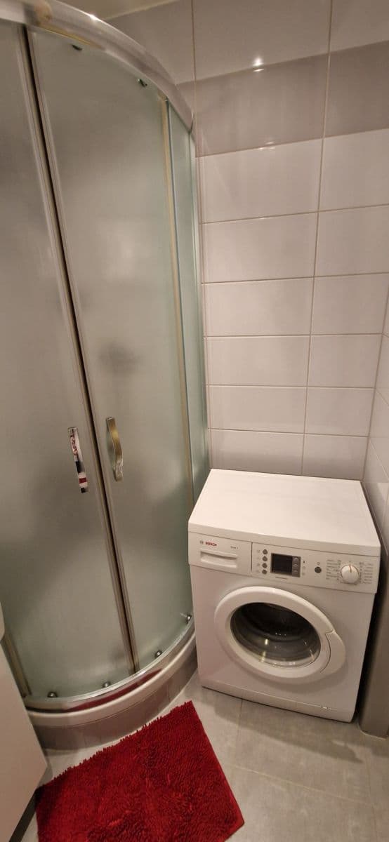 Pronájem bytu 2+1 54 m², Pod Lipami, Praha, Praha Pronájem bytu 2+1 54 m², Pod Lipami, Praha, Praha