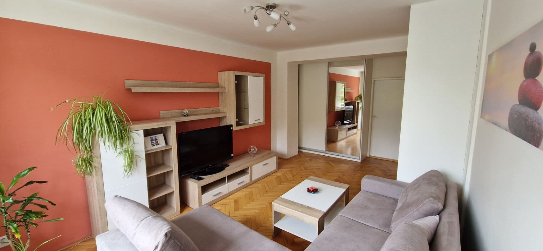 Pronájem bytu 2+1 54 m², Pod Lipami, Praha, Praha Pronájem bytu 2+1 54 m², Pod Lipami, Praha, Praha