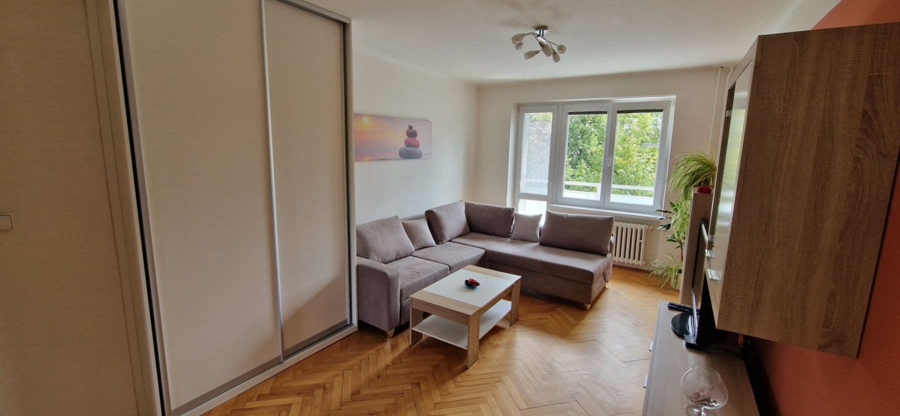 Pronájem bytu 2+1 54 m², Pod Lipami, Praha, Praha Pronájem bytu 2+1 54 m², Pod Lipami, Praha, Praha