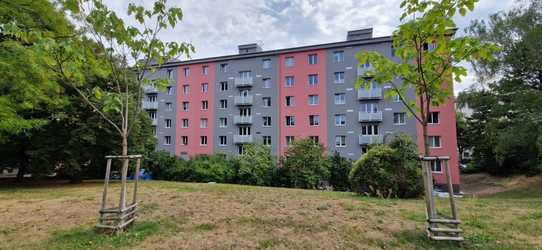 Pronájem bytu 2+1 54 m², Pod Lipami, Praha, Praha Pronájem bytu 2+1 54 m², Pod Lipami, Praha, Praha