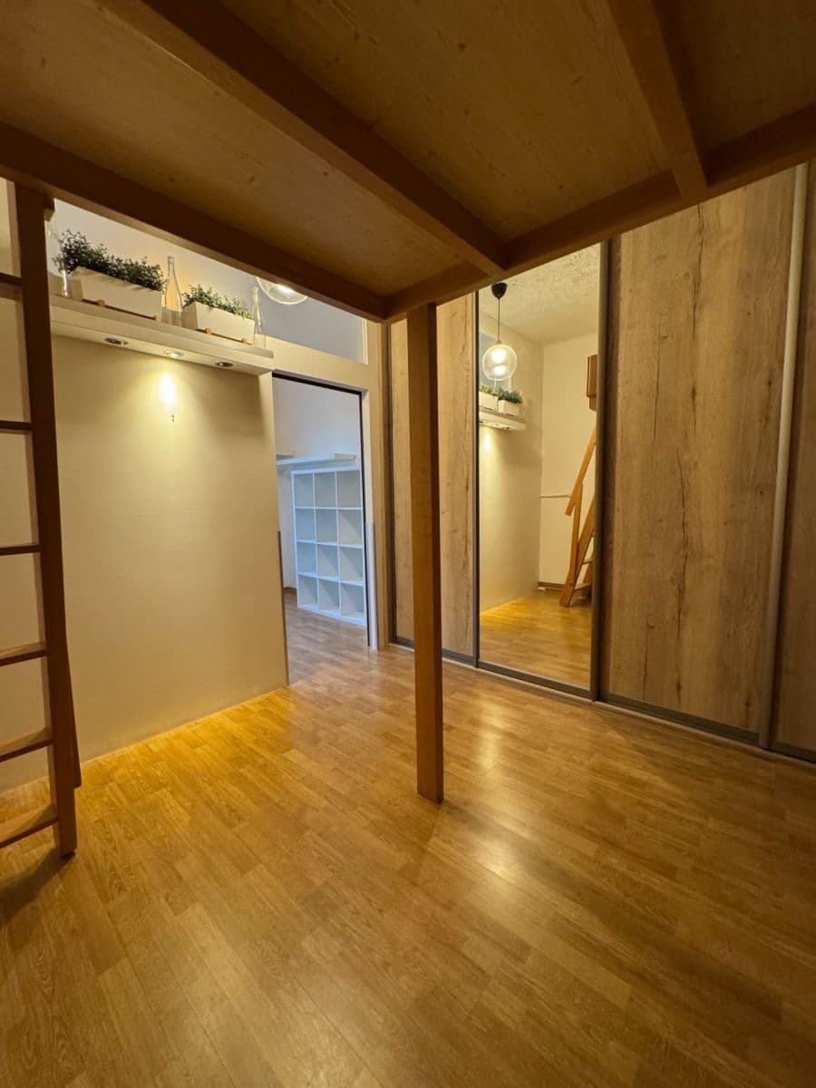 Pronájem bytu 2+kk 52 m², Kolbenova, Praha, Praha Pronájem bytu 2+kk 52 m², Kolbenova, Praha, Praha