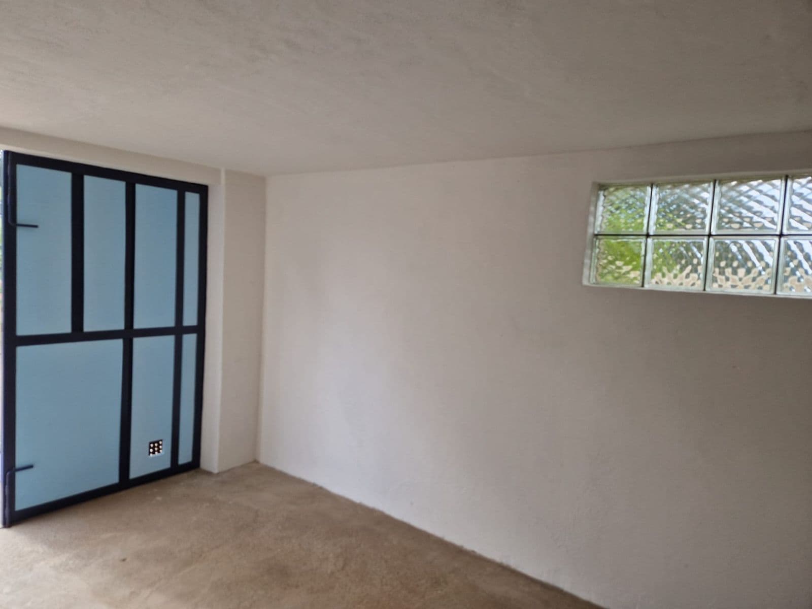 Prodej garáže 23 m², Hodonín, Jihomoravský kraj Prodej garáže 23 m², Hodonín, Jihomoravský kraj