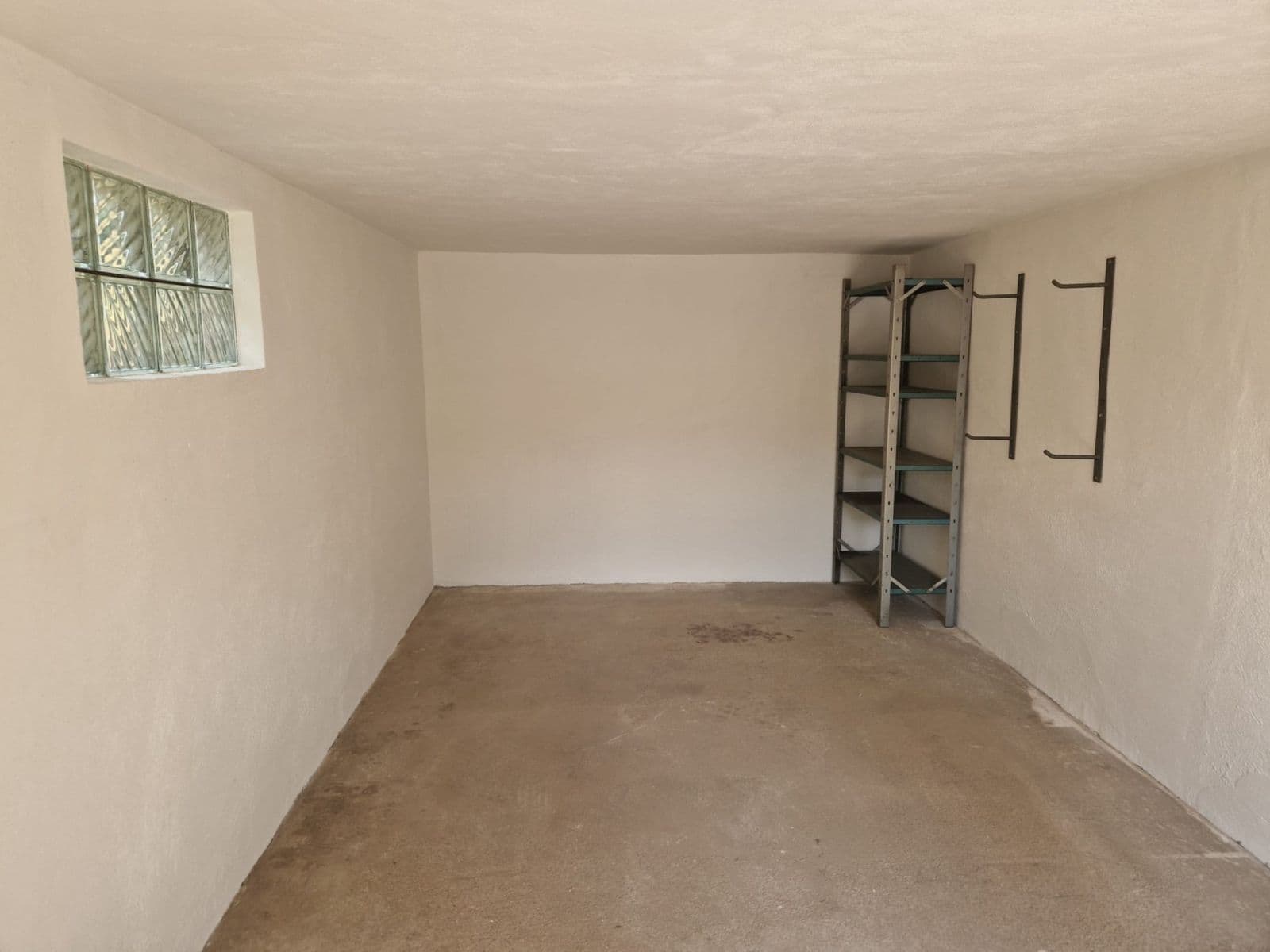 Prodej garáže 23 m², Hodonín, Jihomoravský kraj Prodej garáže 23 m², Hodonín, Jihomoravský kraj