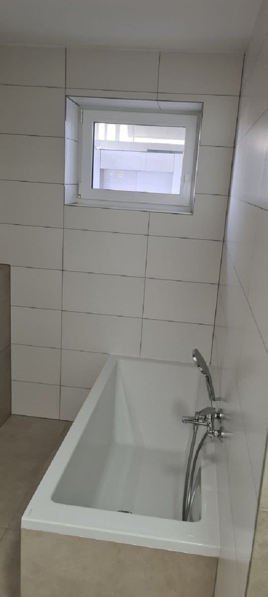 Pronájem bytu 2+kk 84 m², Hradišťská, Staré Město, Zlínský kraj Pronájem bytu 2+kk 84 m², Hradišťská, Staré Město, Zlínský kraj