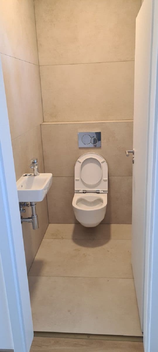 Pronájem bytu 2+kk 84 m², Hradišťská, Staré Město, Zlínský kraj Pronájem bytu 2+kk 84 m², Hradišťská, Staré Město, Zlínský kraj