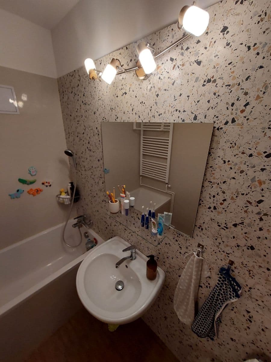 Pronájem bytu 2+1 77 m², Hybešova, Brno, Jihomoravský kraj Pronájem bytu 2+1 77 m², Hybešova, Brno, Jihomoravský kraj