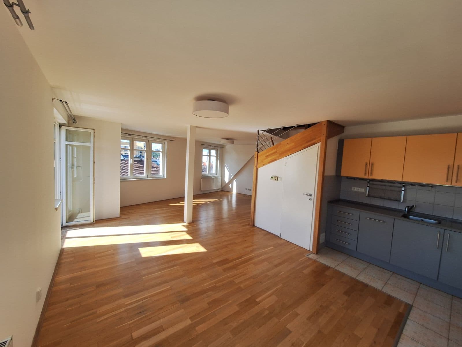 Pronájem bytu 3+kk 120 m², Benická, Praha, Praha Pronájem bytu 3+kk 120 m², Benická, Praha, Praha