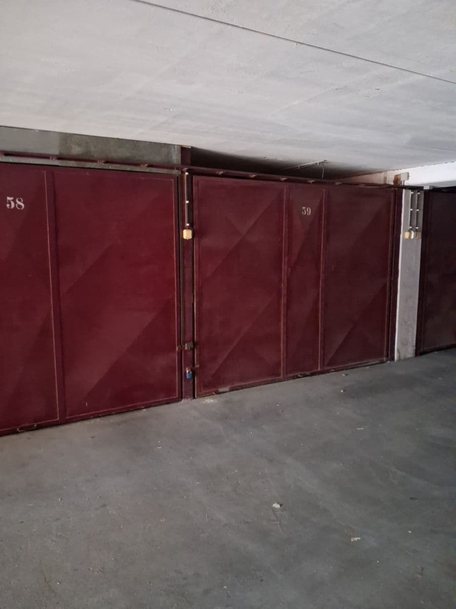 Pronájem garáže 18 m², Běhounkova, Praha, Praha Pronájem garáže 18 m², Běhounkova, Praha, Praha