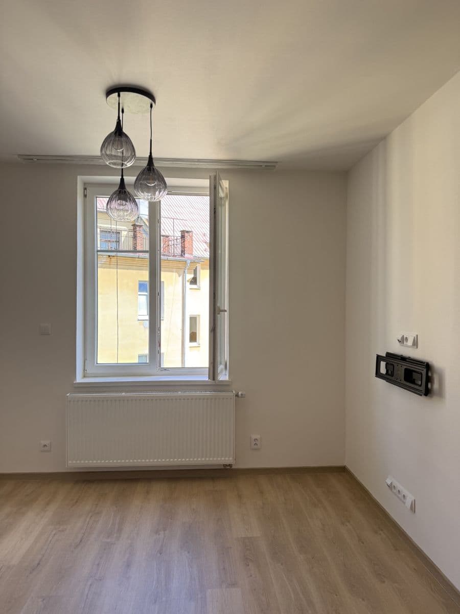 Pronájem bytu 2+kk 51 m², Vrchlického, Plzeň, Plzeňský kraj Pronájem bytu 2+kk 51 m², Vrchlického, Plzeň, Plzeňský kraj