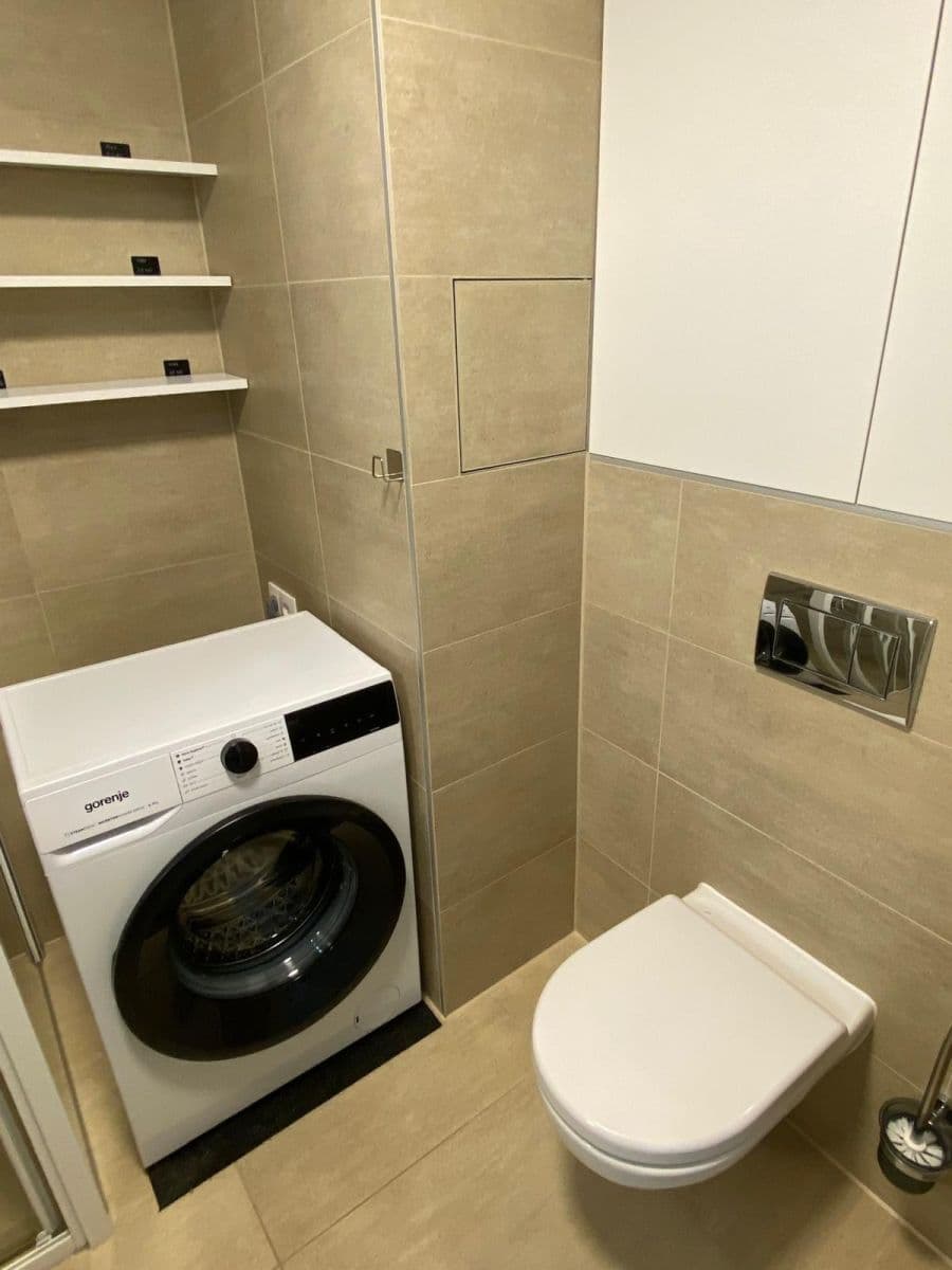 Pronájem bytu 1+kk 30 m², Kolbenova, Praha, Praha Pronájem bytu 1+kk 30 m², Kolbenova, Praha, Praha