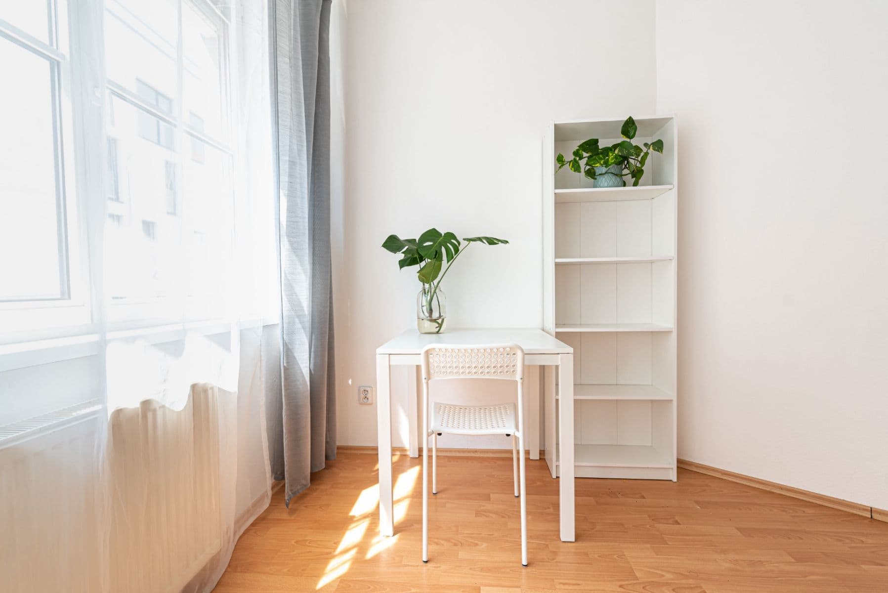 Pronájem bytu 4+1 95 m², Mickiewiczova, Bratislava - mestská časť Staré Mesto, Bratislavský kraj Pronájem bytu 4+1 95 m², Mickiewiczova, Bratislava - mestská časť Staré Mesto, Bratislavský kraj