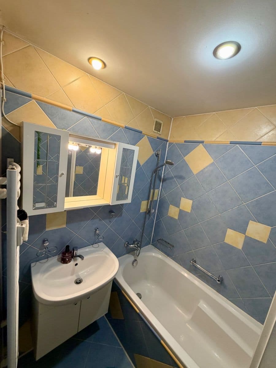 Prodej bytu 2+1 64 m², Karla Čapka, Sokolov, Karlovarský kraj Prodej bytu 2+1 64 m², Karla Čapka, Sokolov, Karlovarský kraj