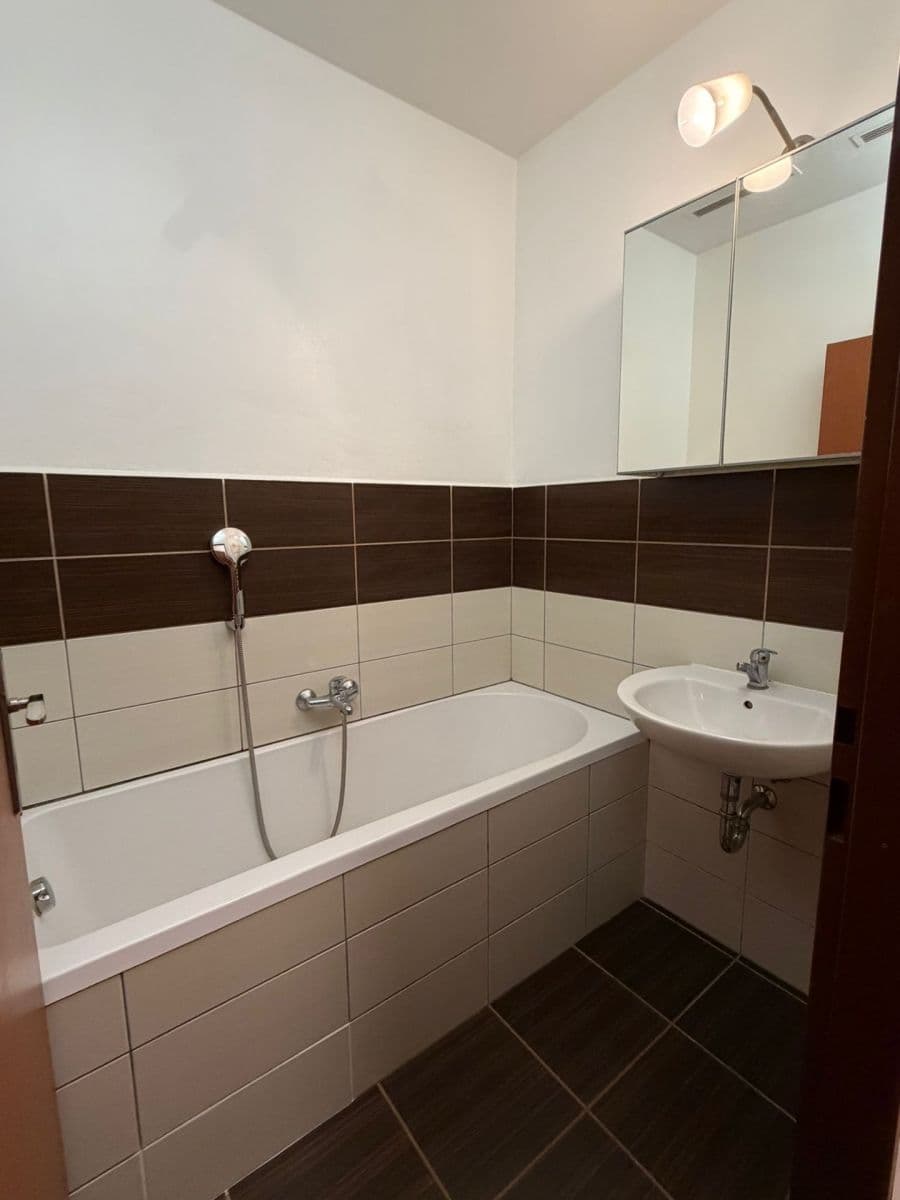 Pronájem bytu 2+1 55 m², Nuselská, Praha, Praha Pronájem bytu 2+1 55 m², Nuselská, Praha, Praha