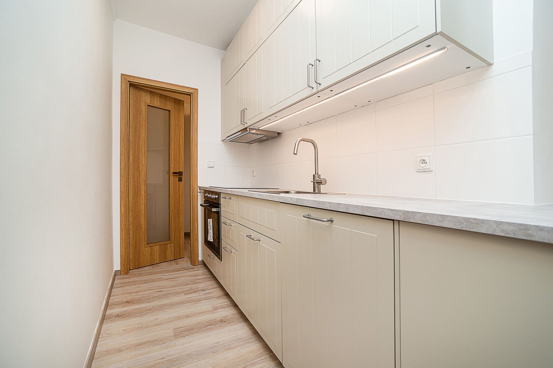 Pronájem bytu 3+1 73 m², Vavřenova, Praha, Praha Pronájem bytu 3+1 73 m², Vavřenova, Praha, Praha