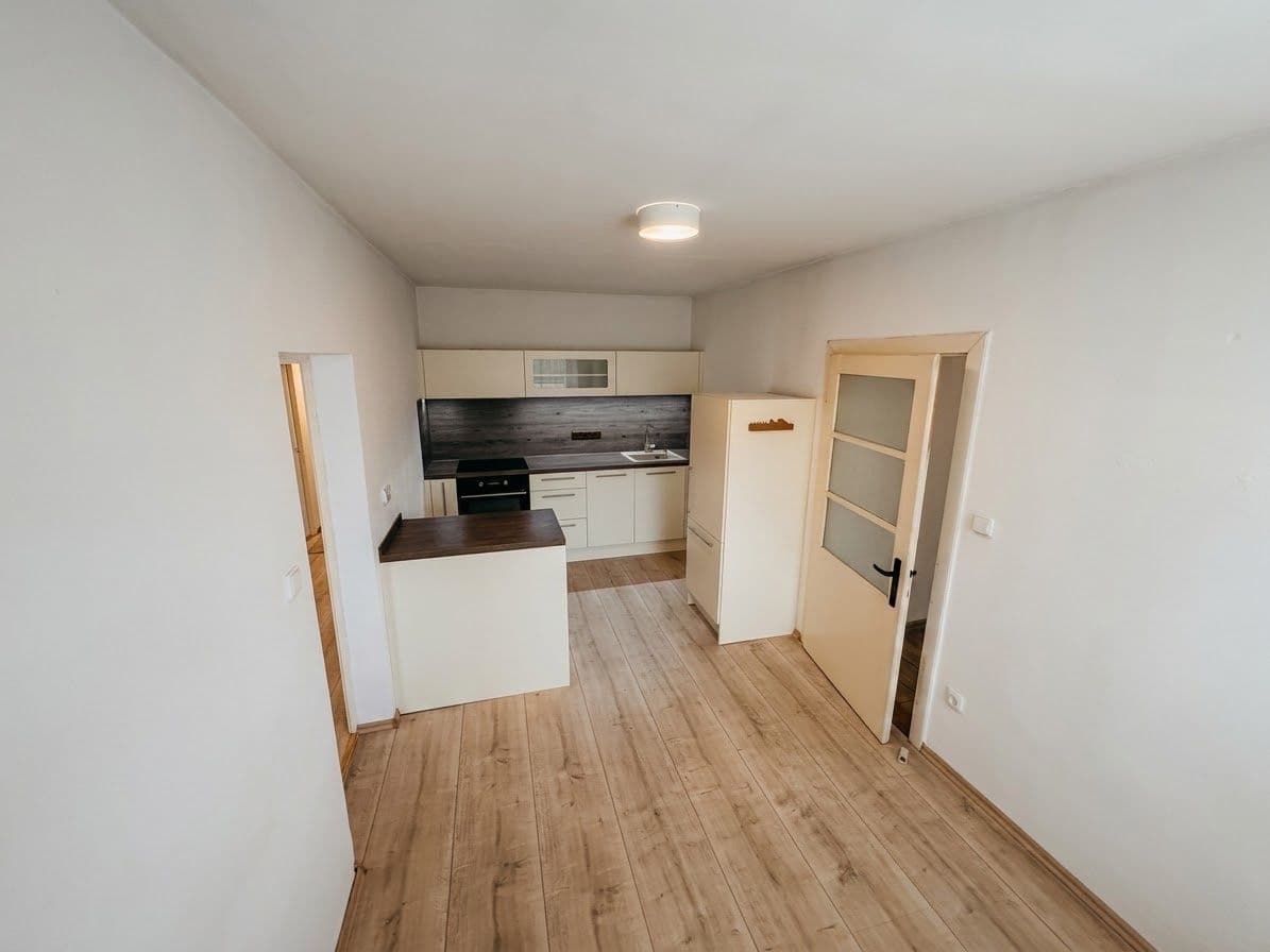 Pronájem bytu 1+1 48 m², Pekařská, Lednice, Jihomoravský kraj Pronájem bytu 1+1 48 m², Pekařská, Lednice, Jihomoravský kraj