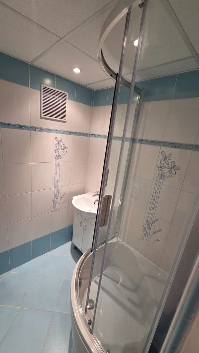 Pronájem bytu 2+1 54 m², Stavbařů, Roudnice nad Labem, Ústecký kraj Pronájem bytu 2+1 54 m², Stavbařů, Roudnice nad Labem, Ústecký kraj