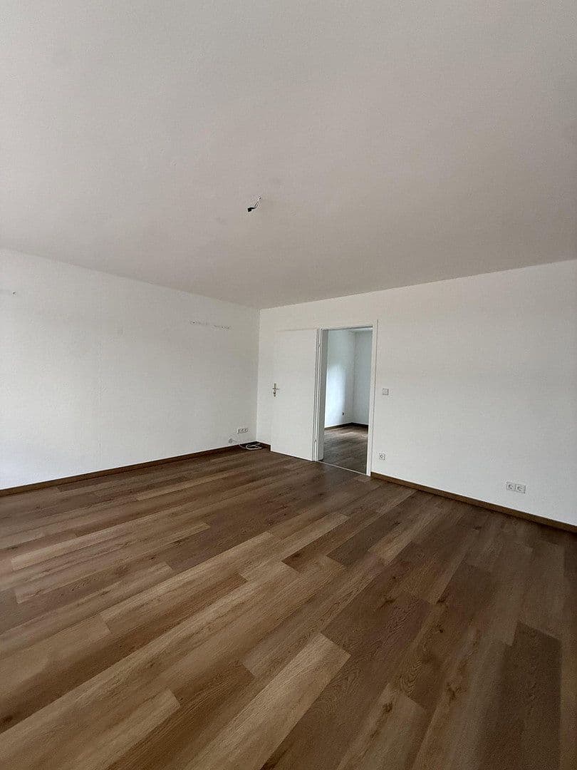 Pronájem bytu 4+1 91 m², Freiberg am Neckar, Bádensko-Württembersko Pronájem bytu 4+1 91 m², Freiberg am Neckar, Bádensko-Württembersko