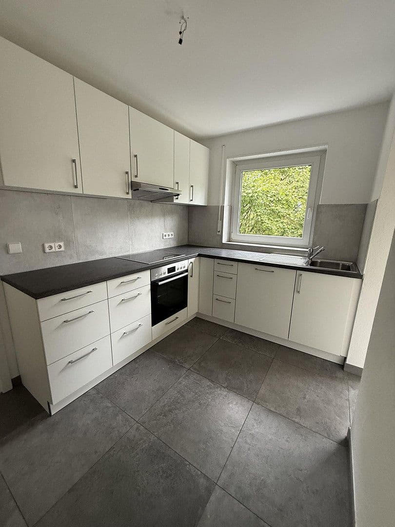 Pronájem bytu 4+1 91 m², Freiberg am Neckar, Bádensko-Württembersko Pronájem bytu 4+1 91 m², Freiberg am Neckar, Bádensko-Württembersko