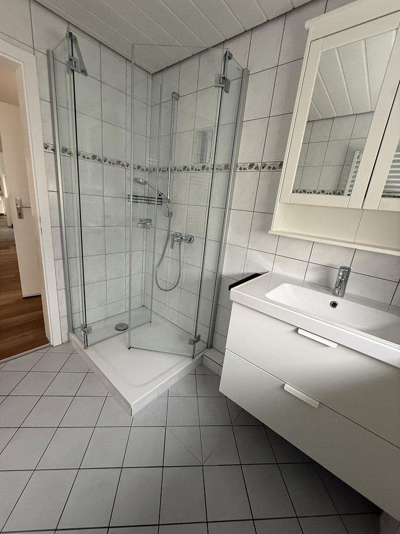 Pronájem bytu 4+1 91 m², Freiberg am Neckar, Bádensko-Württembersko Pronájem bytu 4+1 91 m², Freiberg am Neckar, Bádensko-Württembersko