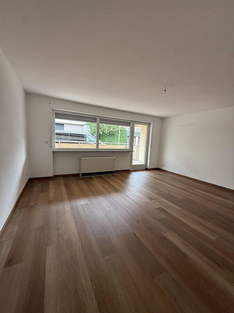 Pronájem bytu 4+1 91 m², Freiberg am Neckar, Bádensko-Württembersko Pronájem bytu 4+1 91 m², Freiberg am Neckar, Bádensko-Württembersko