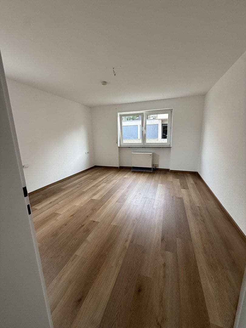 Pronájem bytu 4+1 91 m², Freiberg am Neckar, Bádensko-Württembersko Pronájem bytu 4+1 91 m², Freiberg am Neckar, Bádensko-Württembersko