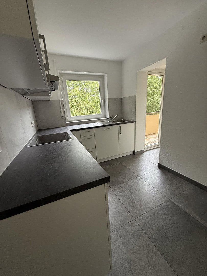 Pronájem bytu 4+1 91 m², Freiberg am Neckar, Bádensko-Württembersko Pronájem bytu 4+1 91 m², Freiberg am Neckar, Bádensko-Württembersko