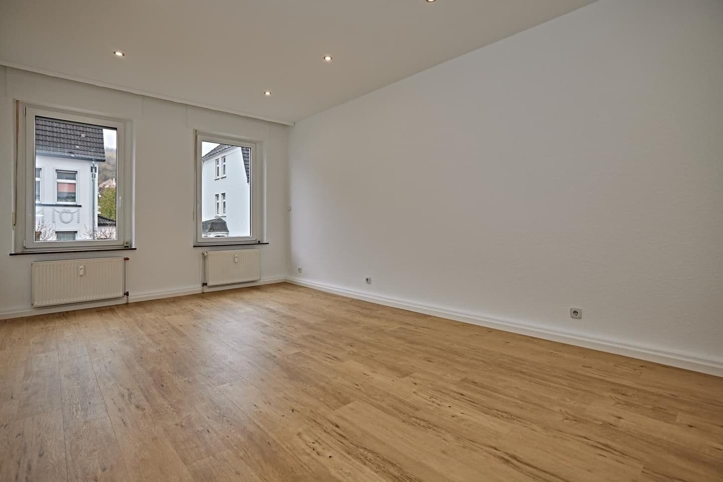 Pronájem bytu 2+1 70 m², Westfalenstraße 47, Iserlohn, Severní Porýní-Vestfálsko Pronájem bytu 2+1 70 m², Westfalenstraße 47, Iserlohn, Severní Porýní-Vestfálsko