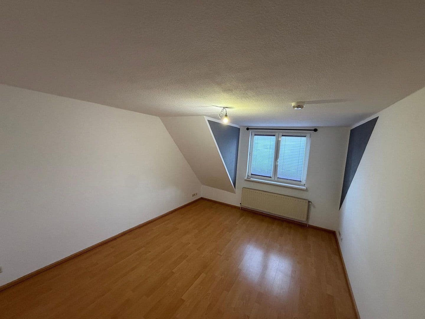 Pronájem bytu 2+1 48 m², Köln, Severní Porýní-Vestfálsko Pronájem bytu 2+1 48 m², Köln, Severní Porýní-Vestfálsko