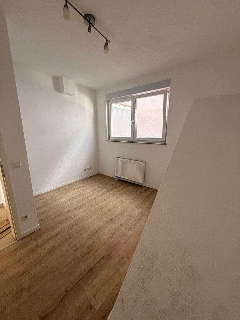Pronájem bytu 3+1 65 m², Schwibbogengasse 3, Heilbronn, Bádensko-Württembersko Pronájem bytu 3+1 65 m², Schwibbogengasse 3, Heilbronn, Bádensko-Württembersko