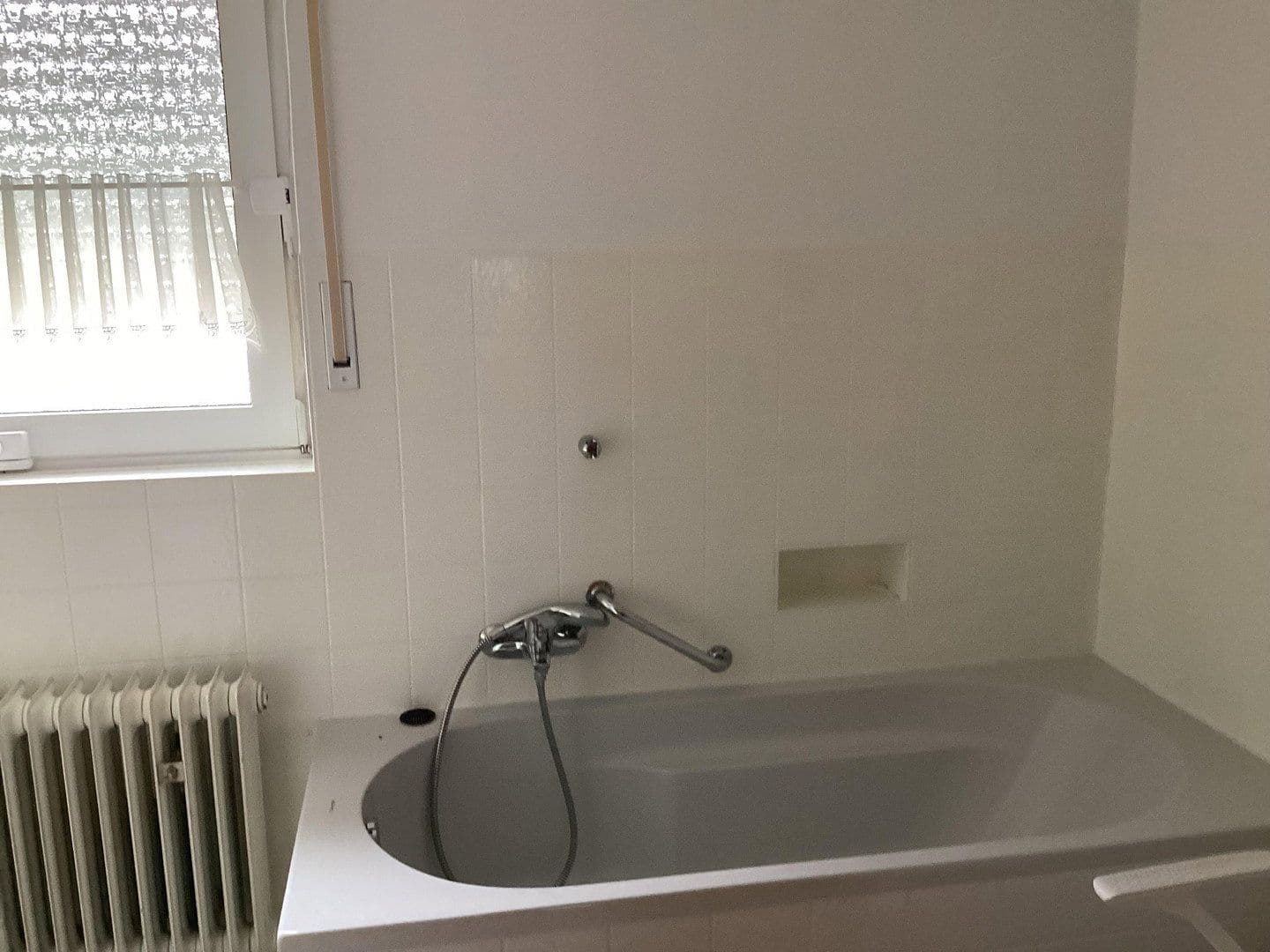 Pronájem bytu 3+1 104 m², Rheinbreitbach, Porýní-Falc Pronájem bytu 3+1 104 m², Rheinbreitbach, Porýní-Falc