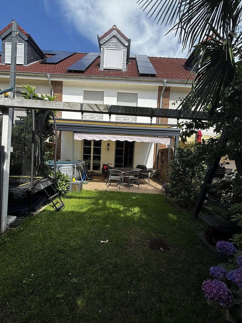 Prodej domu 144 m², pozemek 195 m², Moers, Severní Porýní-Vestfálsko Prodej domu 144 m², pozemek 195 m², Moers, Severní Porýní-Vestfálsko